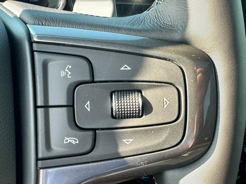 Chevrolet Silverado 1500 Vehicle Full-screen Gallery Image 14