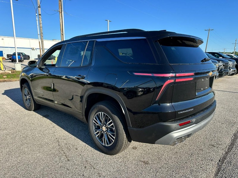Chevrolet Traverse Vehicle Full-screen Gallery Image 3