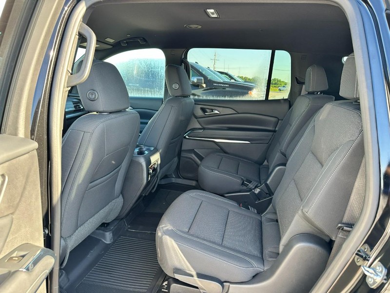Chevrolet Traverse Vehicle Full-screen Gallery Image 5