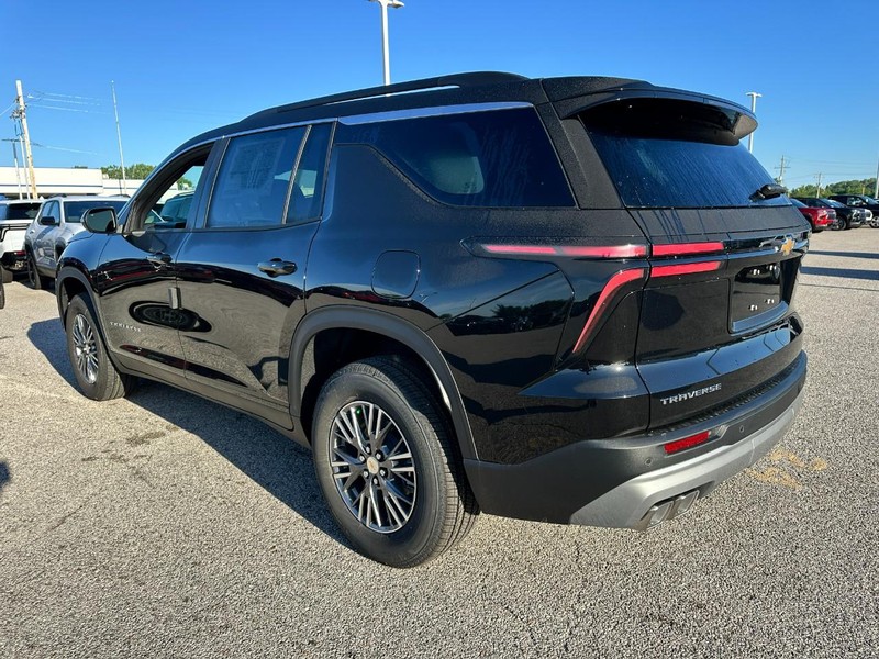 Chevrolet Traverse Vehicle Full-screen Gallery Image 3