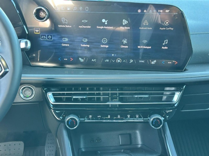 Chevrolet Traverse Vehicle Full-screen Gallery Image 8