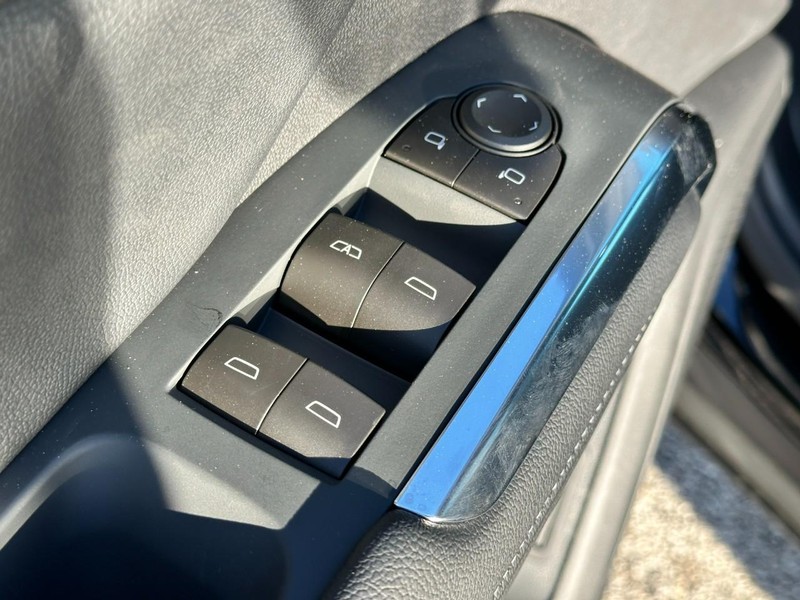 Chevrolet Traverse Vehicle Full-screen Gallery Image 10