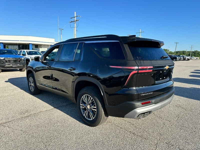 Chevrolet Traverse Vehicle Full-screen Gallery Image 3