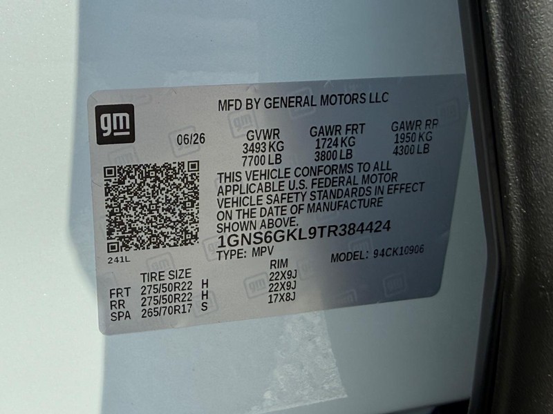 Chevrolet Suburban Vehicle Full-screen Gallery Image 23