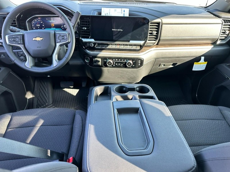 Chevrolet Silverado 1500 Vehicle Full-screen Gallery Image 5