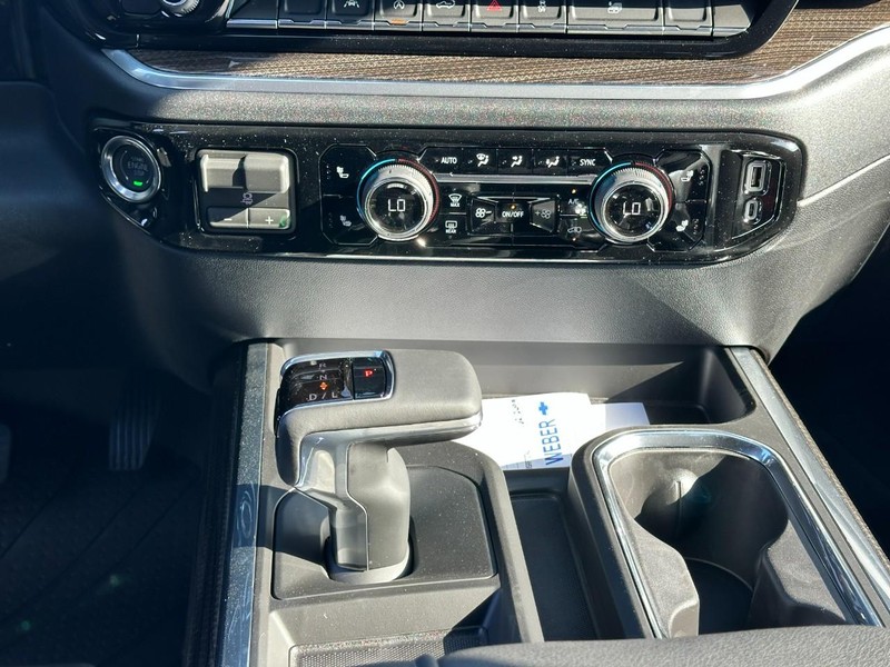 Chevrolet Silverado 1500 Vehicle Full-screen Gallery Image 8