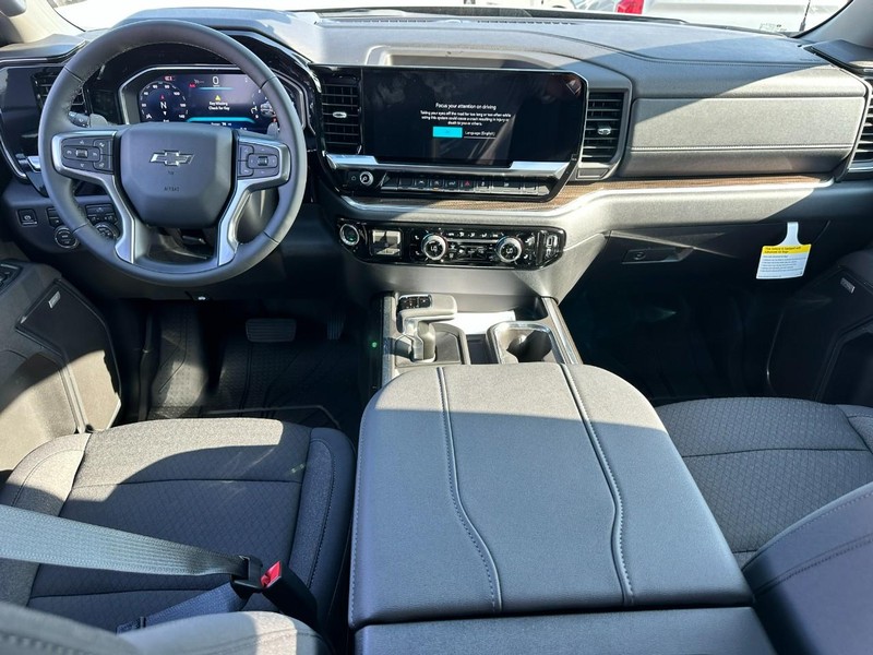 Chevrolet Silverado 1500 Vehicle Full-screen Gallery Image 5