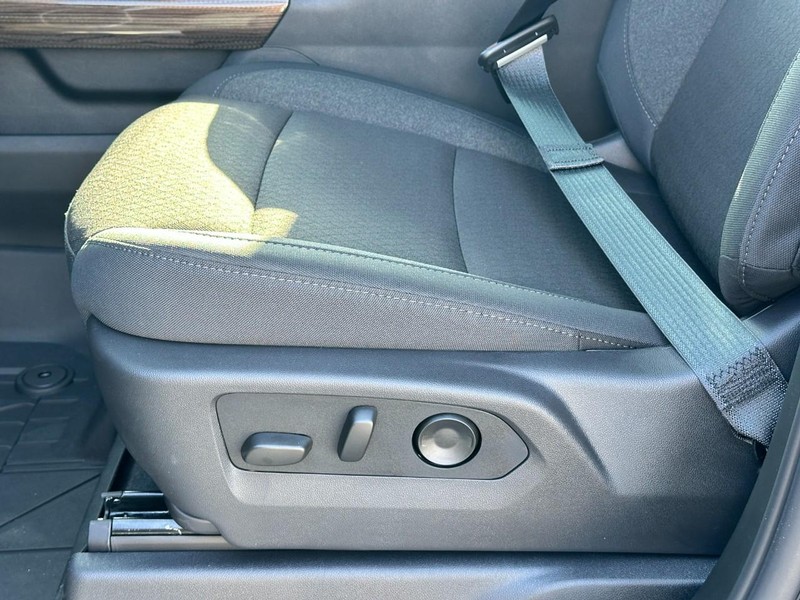 Chevrolet Silverado 1500 Vehicle Full-screen Gallery Image 10