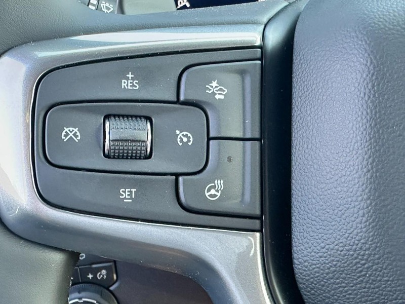 Chevrolet Silverado 1500 Vehicle Full-screen Gallery Image 11