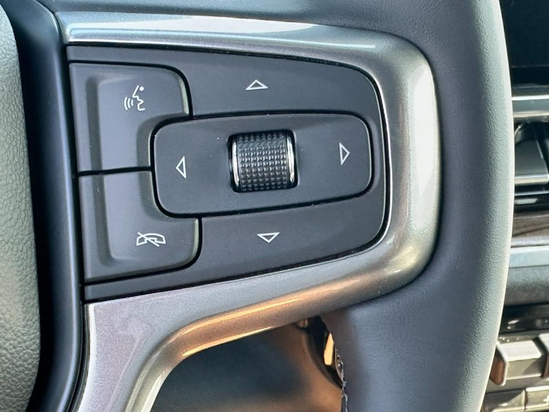 Chevrolet Silverado 1500 Vehicle Full-screen Gallery Image 12