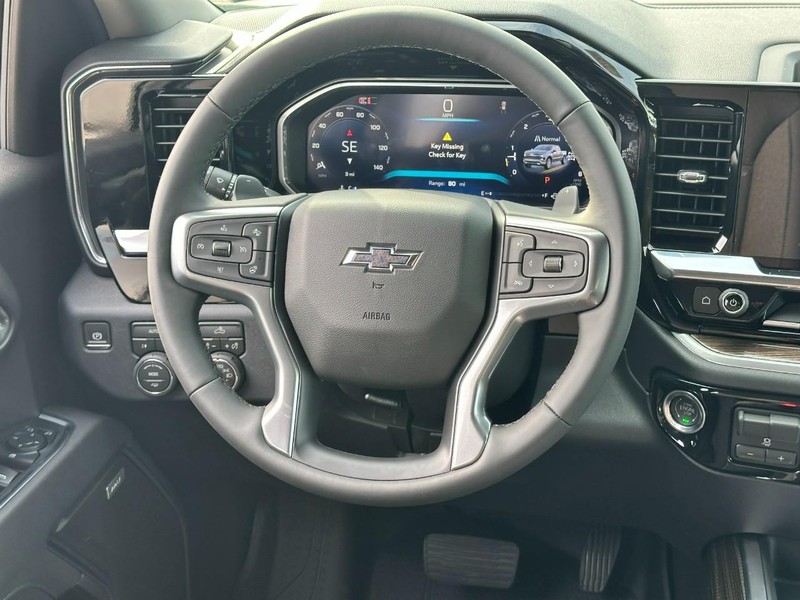 Chevrolet Silverado 1500 Vehicle Full-screen Gallery Image 6