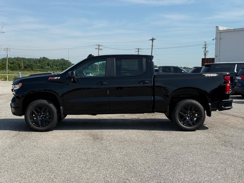 Chevrolet Silverado 1500 Vehicle Full-screen Gallery Image 2