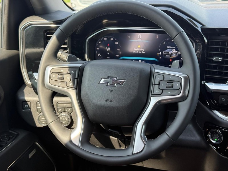 Chevrolet Silverado 1500 Vehicle Full-screen Gallery Image 7