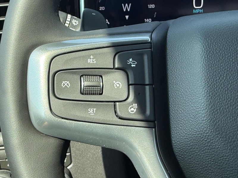 Chevrolet Silverado 1500 Vehicle Full-screen Gallery Image 8