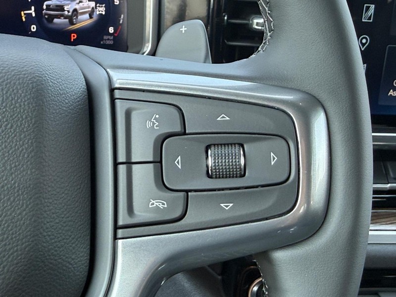 Chevrolet Silverado 1500 Vehicle Full-screen Gallery Image 9