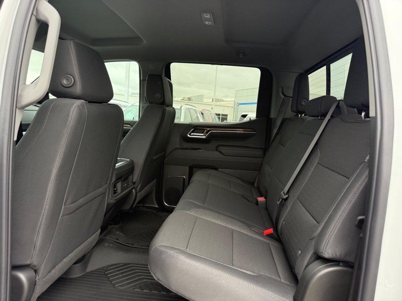Chevrolet Silverado 1500 Vehicle Full-screen Gallery Image 5