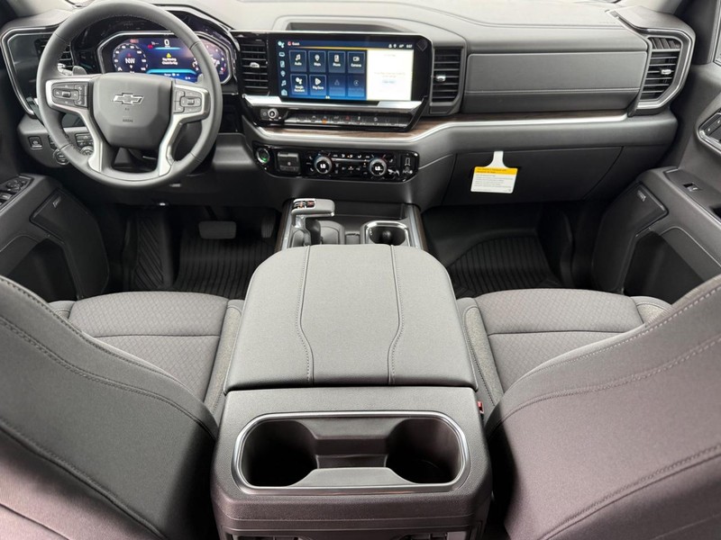 Chevrolet Silverado 1500 Vehicle Full-screen Gallery Image 6
