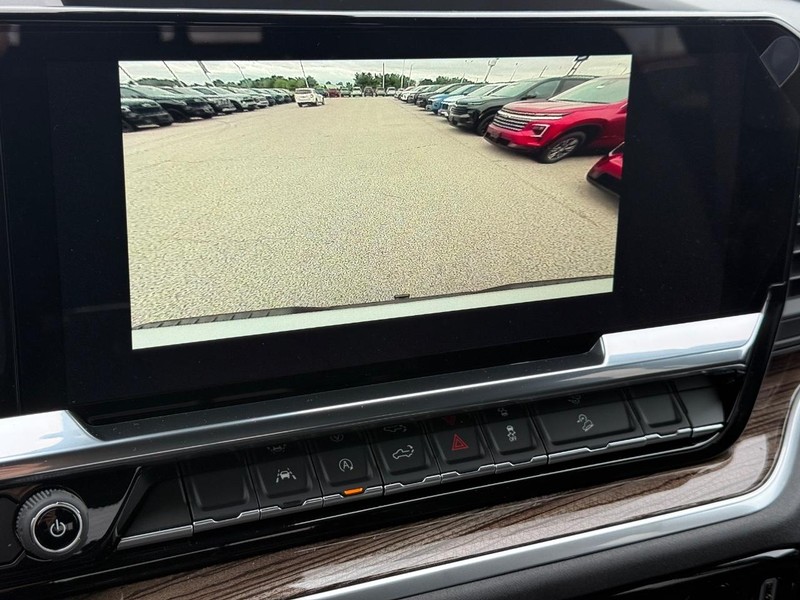 Chevrolet Silverado 1500 Vehicle Full-screen Gallery Image 11