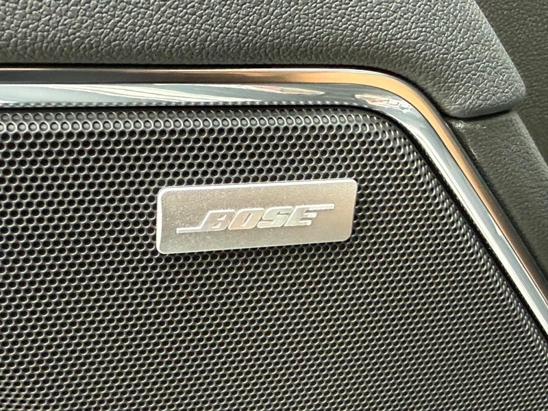 Chevrolet Silverado 1500 Vehicle Full-screen Gallery Image 17