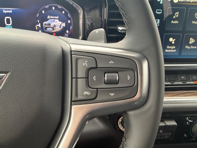 Chevrolet Silverado 1500 Vehicle Full-screen Gallery Image 9