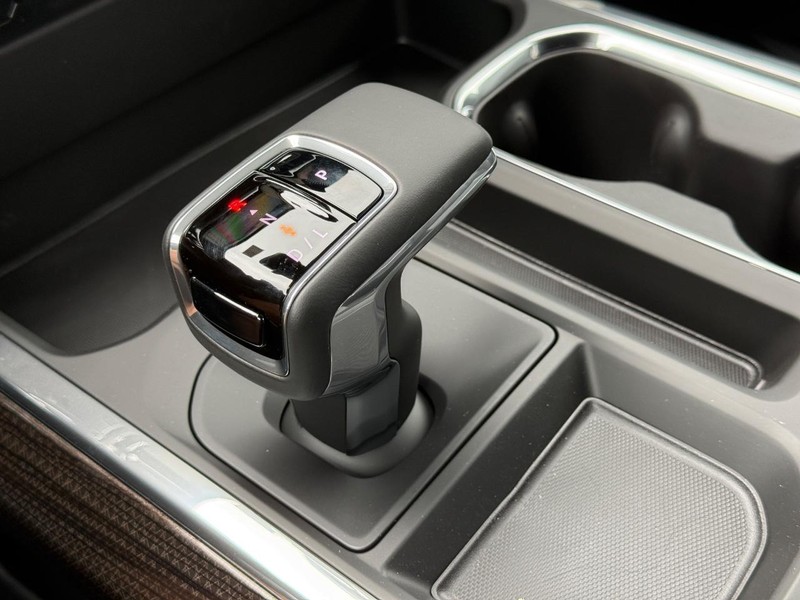 Chevrolet Silverado 1500 Vehicle Full-screen Gallery Image 14