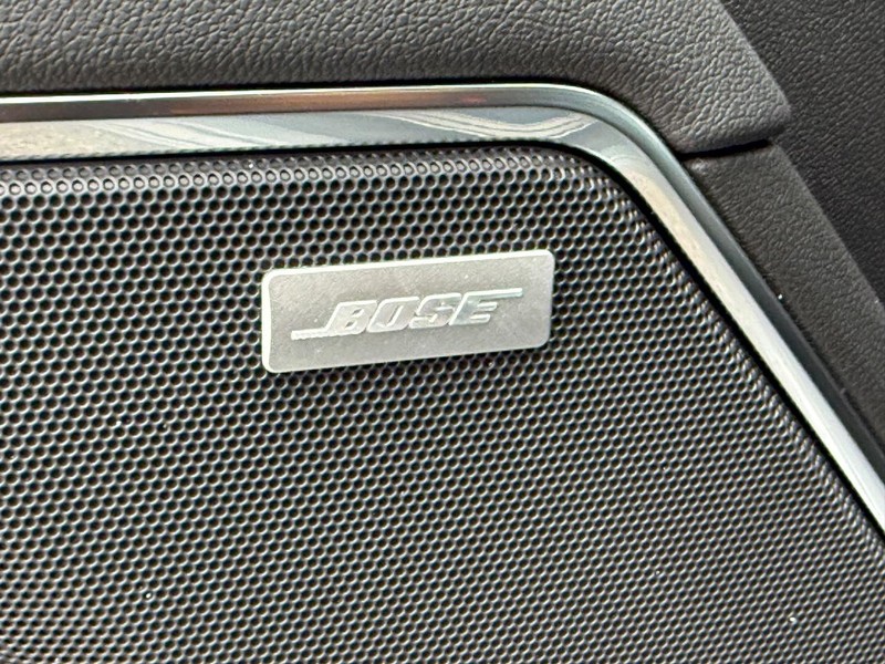 Chevrolet Silverado 1500 Vehicle Full-screen Gallery Image 17