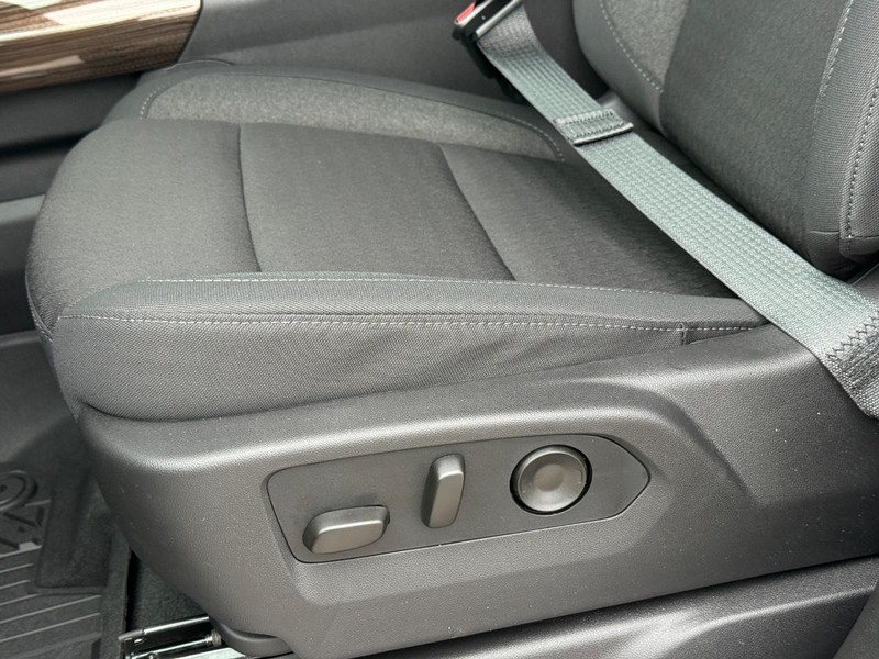Chevrolet Silverado 1500 Vehicle Full-screen Gallery Image 19