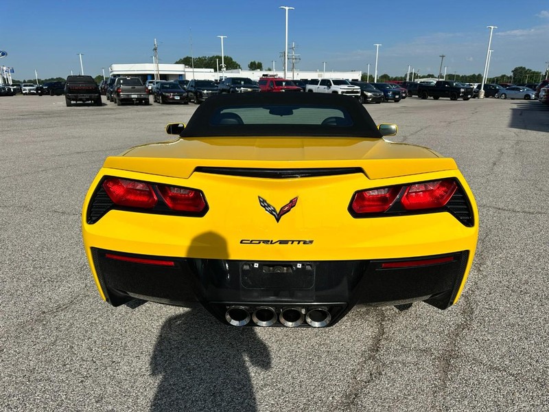 Chevrolet Corvette Vehicle Full-screen Gallery Image 4