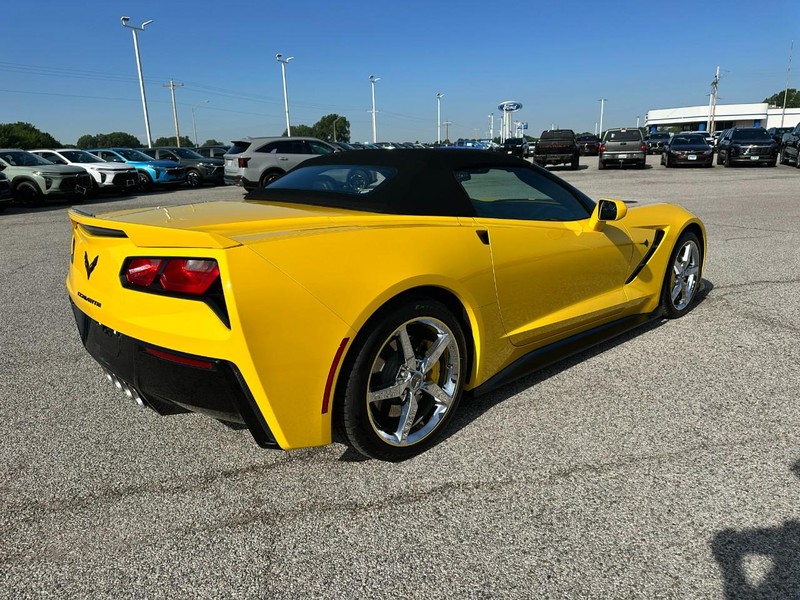 Chevrolet Corvette Vehicle Full-screen Gallery Image 5