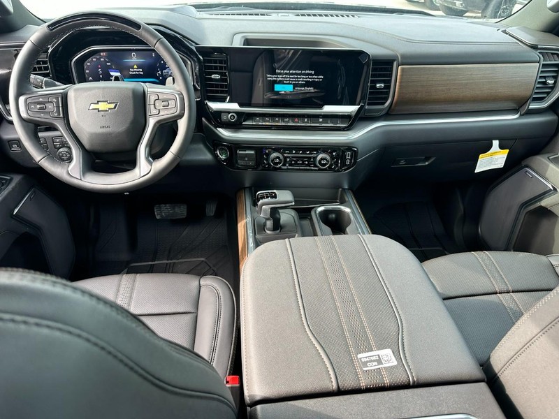 Chevrolet Silverado 1500 Vehicle Full-screen Gallery Image 7