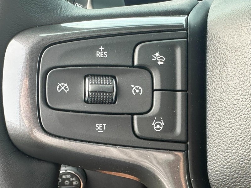 Chevrolet Silverado 1500 Vehicle Full-screen Gallery Image 14