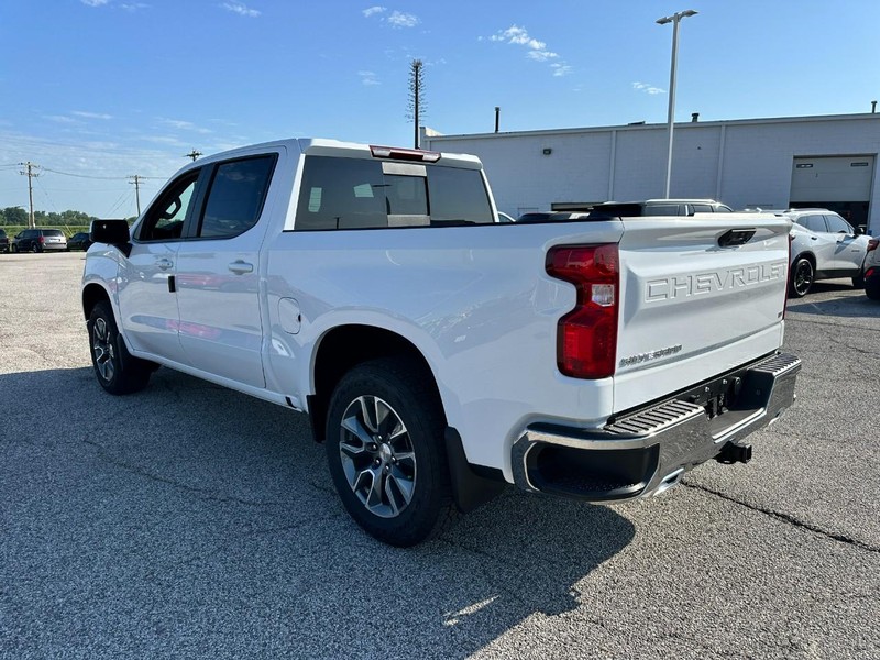 Chevrolet Silverado 1500 Vehicle Full-screen Gallery Image 3