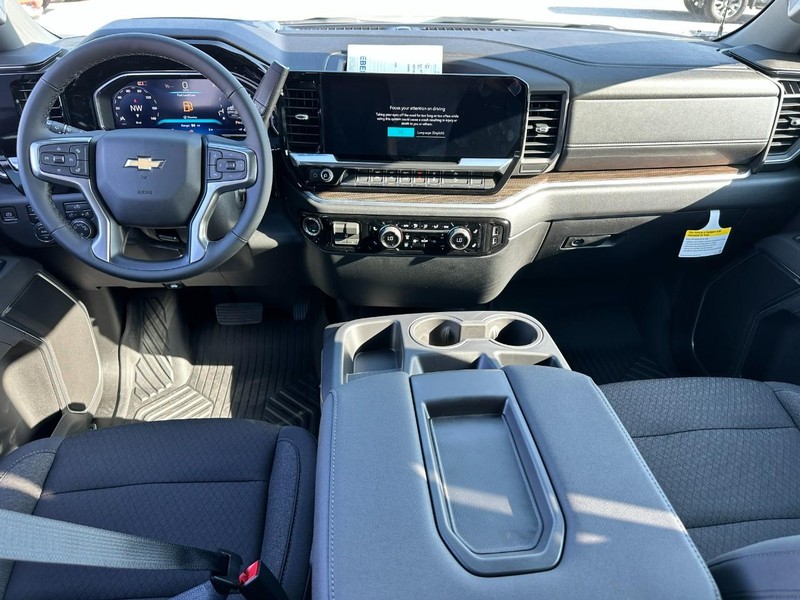 Chevrolet Silverado 1500 Vehicle Full-screen Gallery Image 5