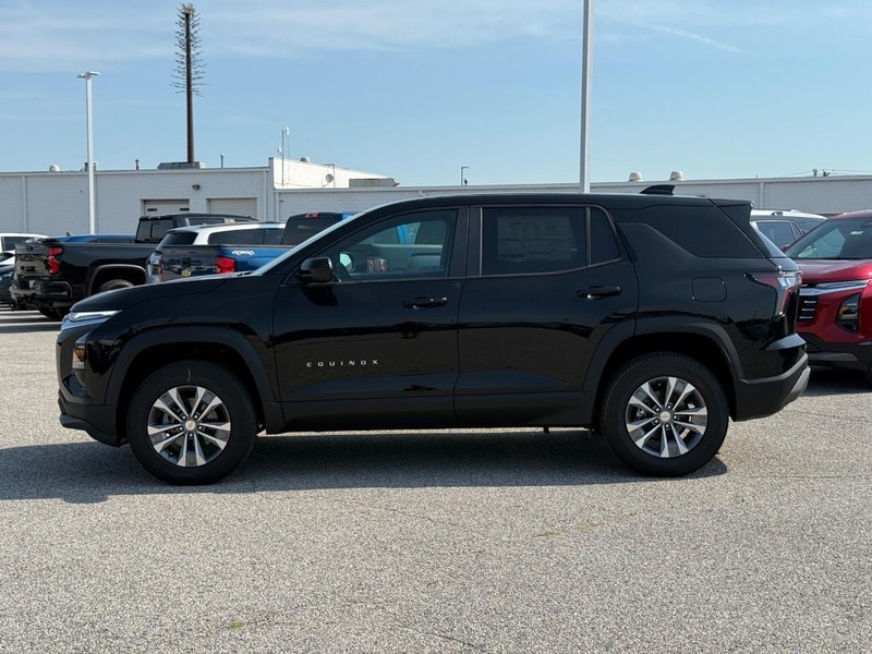 Chevrolet Equinox Vehicle Full-screen Gallery Image 2
