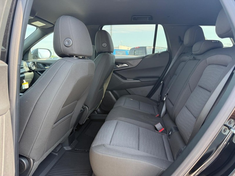 Chevrolet Equinox Vehicle Full-screen Gallery Image 5