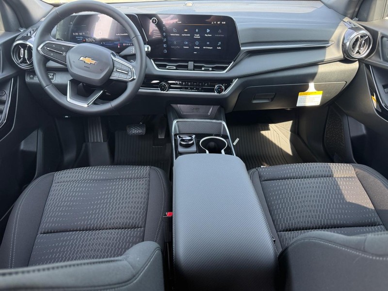 Chevrolet Equinox Vehicle Full-screen Gallery Image 6