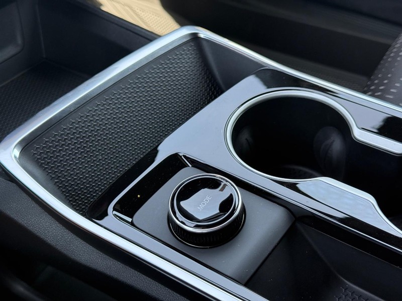 Chevrolet Equinox Vehicle Full-screen Gallery Image 14