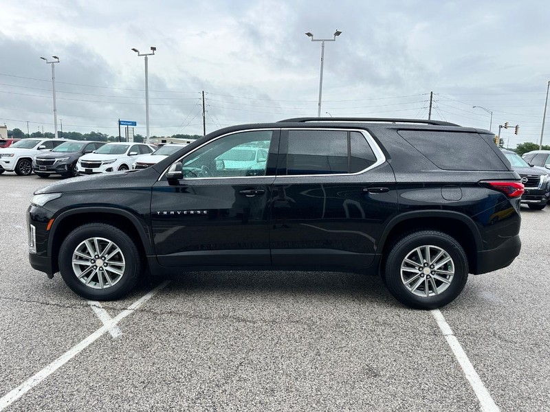 Chevrolet Traverse Vehicle Full-screen Gallery Image 2