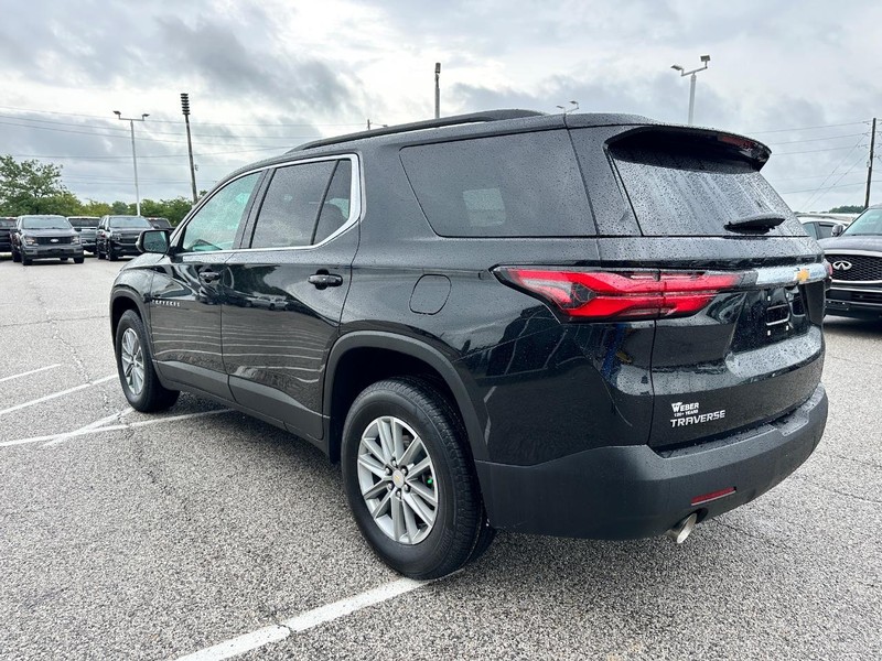 Chevrolet Traverse Vehicle Full-screen Gallery Image 3