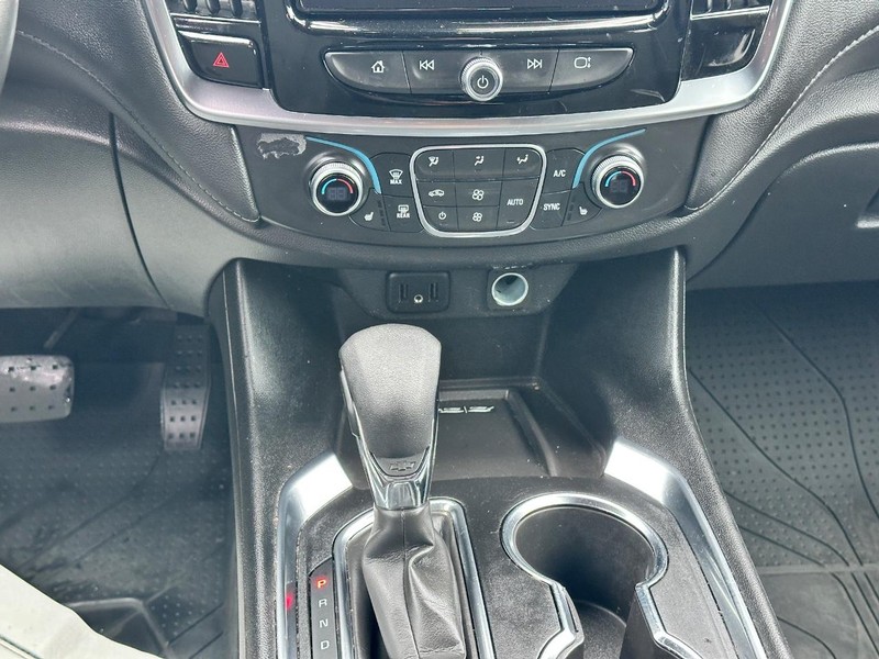 Chevrolet Traverse Vehicle Full-screen Gallery Image 15