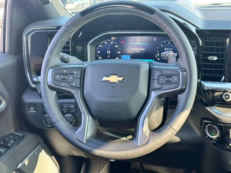 Chevrolet Silverado 1500 Vehicle Full-screen Gallery Image 8