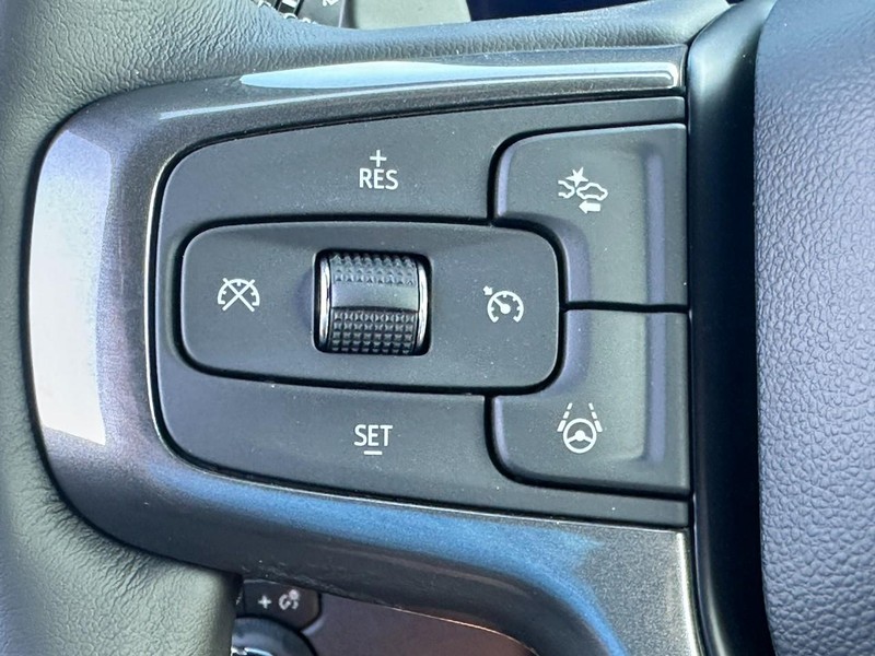 Chevrolet Silverado 1500 Vehicle Full-screen Gallery Image 14