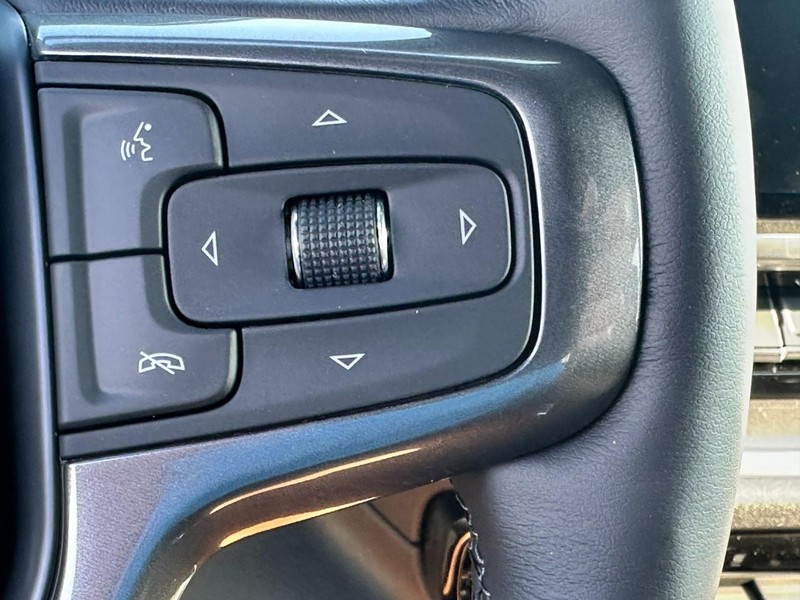 Chevrolet Silverado 1500 Vehicle Full-screen Gallery Image 15