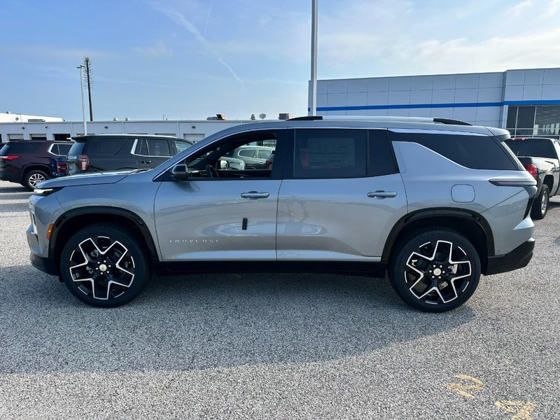 Chevrolet Traverse Vehicle Full-screen Gallery Image 2