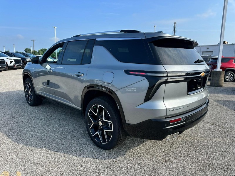Chevrolet Traverse Vehicle Full-screen Gallery Image 3
