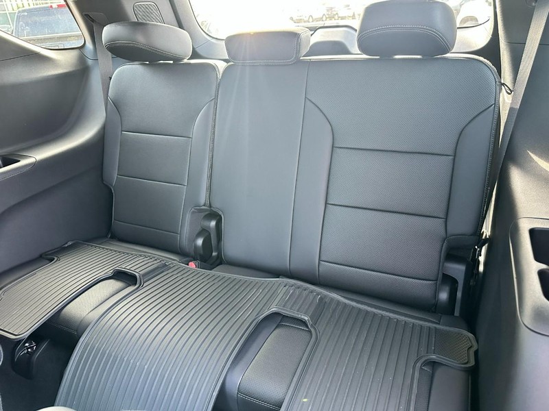 Chevrolet Traverse Vehicle Full-screen Gallery Image 5