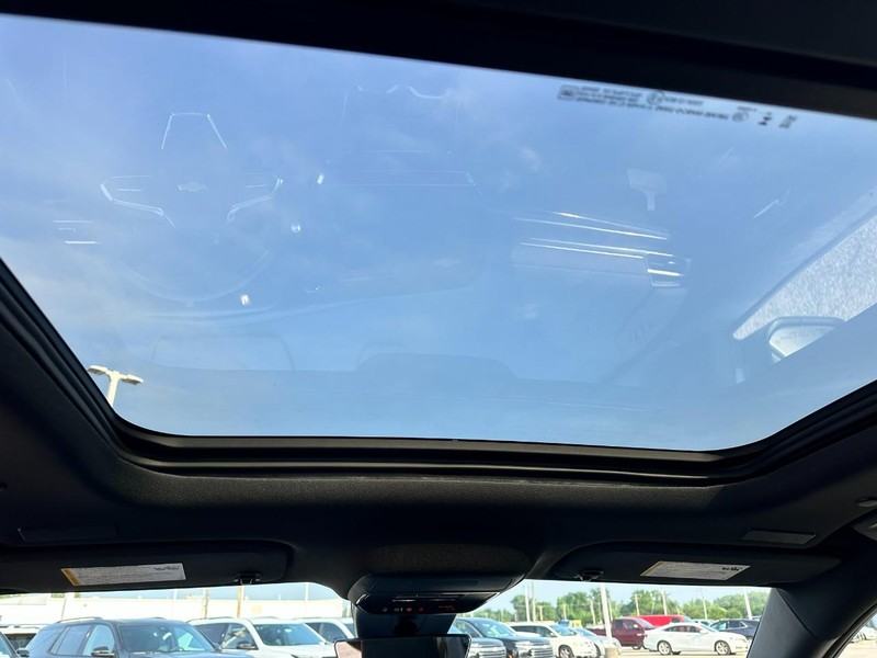 Chevrolet Traverse Vehicle Full-screen Gallery Image 7