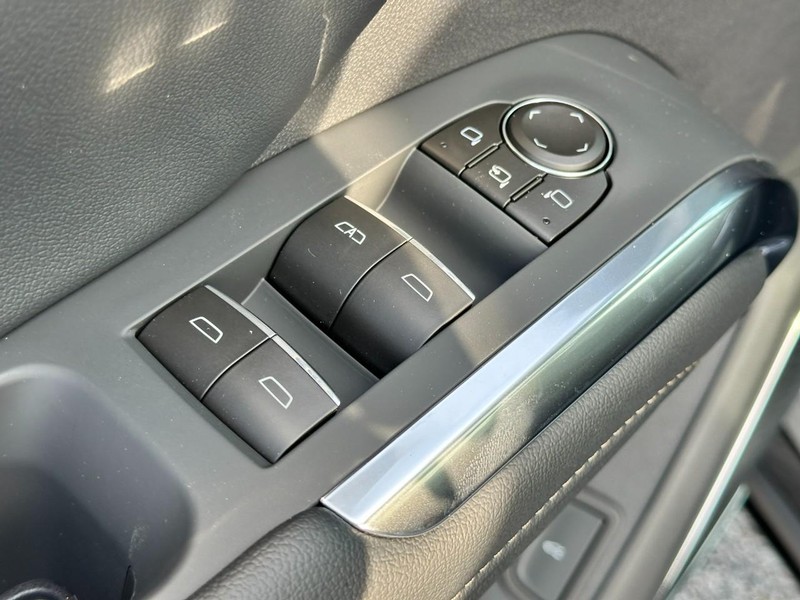 Chevrolet Traverse Vehicle Full-screen Gallery Image 12