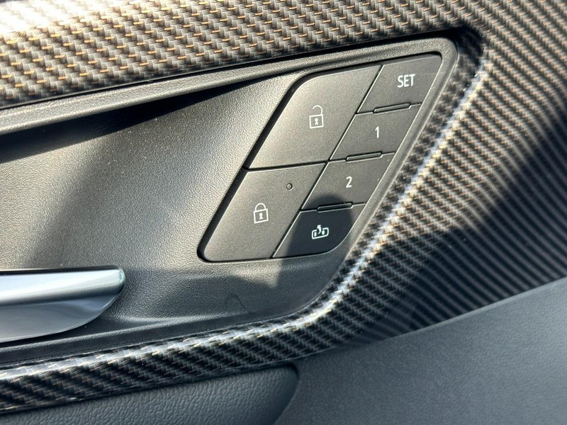 Chevrolet Traverse Vehicle Full-screen Gallery Image 13