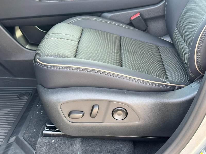 Chevrolet Traverse Vehicle Full-screen Gallery Image 14